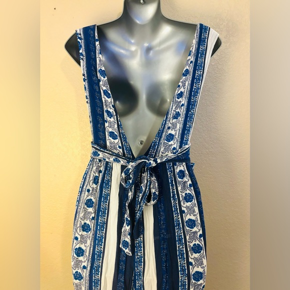 Free People All Shook Up Blue White Jumpsuit Deep V Neck Open Back Boho Size 4 - Picture 7 of 8